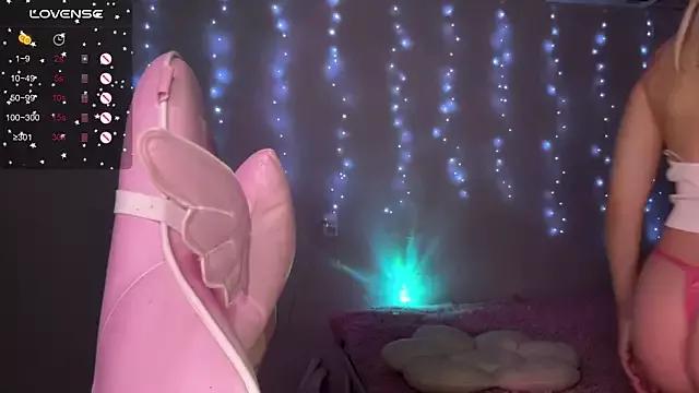 Customizable and immersive: Energize your taste buds and checkout our delicious choice of amateur cams liveshows with excited livestreamers getting their sweet physiques pounded with their beloved vibrating toys.