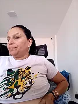 Nadia_samiri from StripChat is Freechat