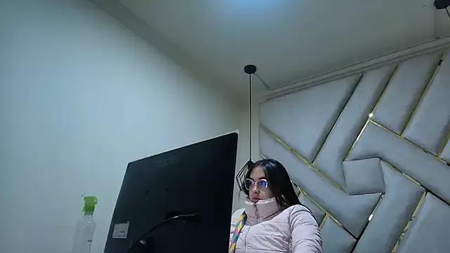 Customizable and immersive: Energize your taste buds and checkout our delicious choice of amateur cams liveshows with excited livestreamers getting their sweet physiques pounded with their beloved vibrating toys.