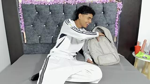 Customizable and immersive: Energize your taste buds and checkout our delicious choice of amateur cams liveshows with excited livestreamers getting their sweet physiques pounded with their beloved vibrating toys.