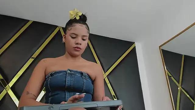 NataliaCastro_ from StripChat is Freechat