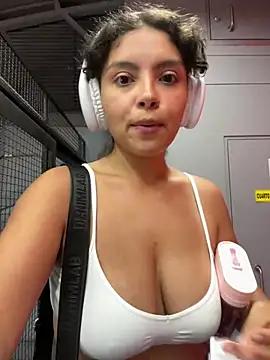 Customizable and immersive: Energize your taste buds and checkout our delicious choice of amateur cams liveshows with excited livestreamers getting their sweet physiques pounded with their beloved vibrating toys.