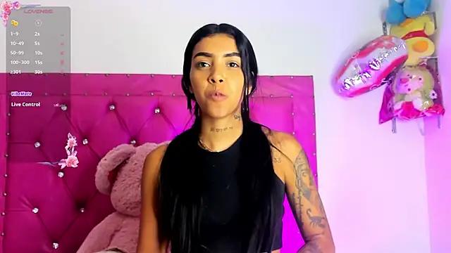 naughty_attraction from StripChat is Freechat