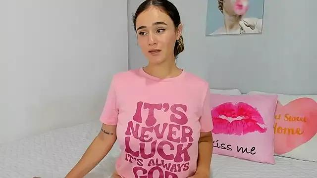 naughtyloverss from StripChat is Freechat
