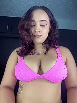 NaughtyNinnaXXX from StripChat is Freechat