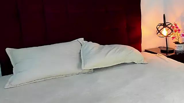 Nessa2905 from StripChat is Freechat