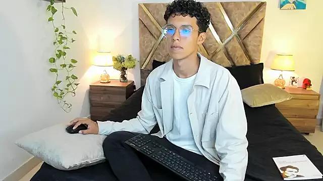 nickolas_moon from StripChat is Freechat