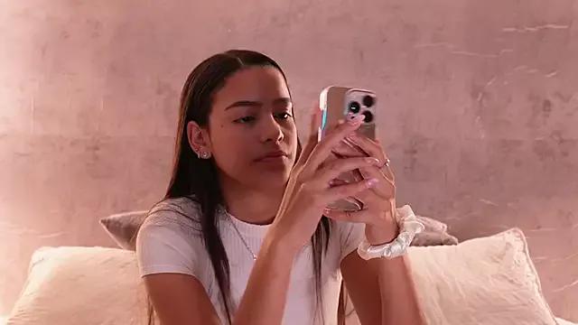 Customizable and immersive: Energize your taste buds and checkout our delicious choice of amateur cams liveshows with excited livestreamers getting their sweet physiques pounded with their beloved vibrating toys.