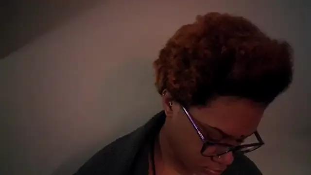 nickytheehawtie from StripChat is Freechat