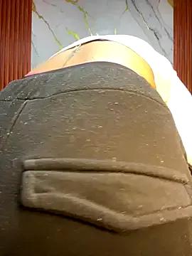 Nicol_18s from StripChat is Freechat