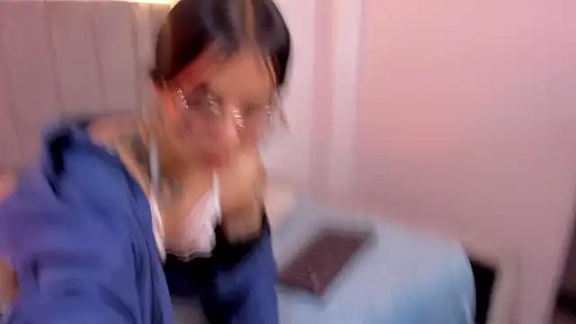Nicole_Foxx_ from StripChat is Freechat