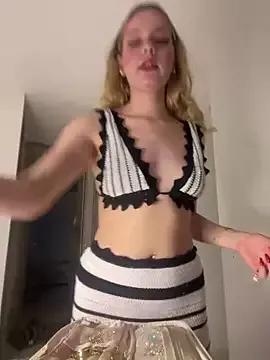 Photos of NicoleCut from StripChat is Freechat