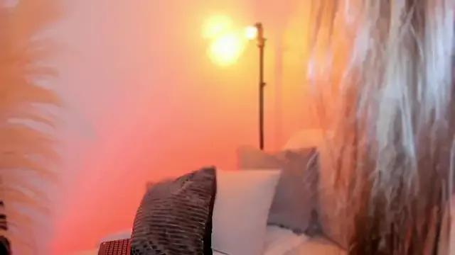 NicoleVegaa_ from StripChat is Freechat