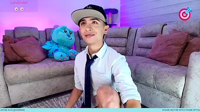 Customizable and immersive: Energize your taste buds and checkout our delicious choice of amateur cams liveshows with excited livestreamers getting their sweet physiques pounded with their beloved vibrating toys.