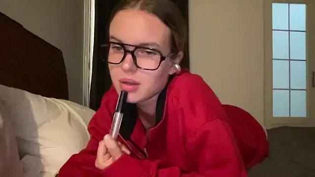 nikasuper from StripChat is Freechat