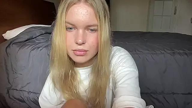 nikasuper from StripChat is Freechat