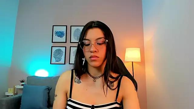 nina__dixon from StripChat is Freechat