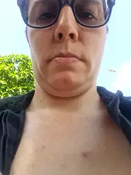 Nina_vallon from StripChat is Freechat
