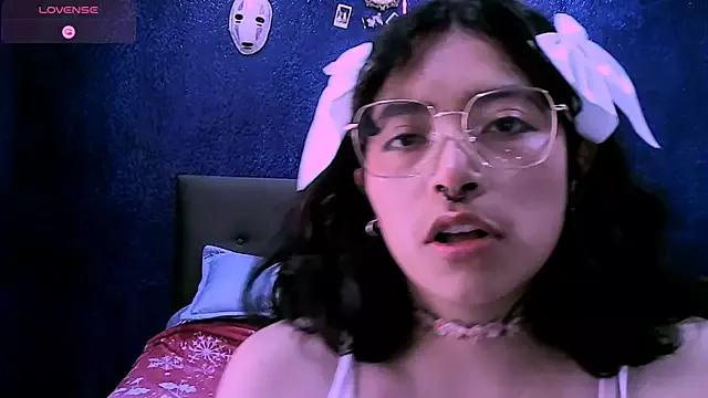 NinaYellow from StripChat is Freechat