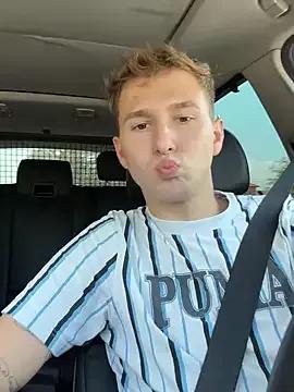 Oliver18k from StripChat is Freechat