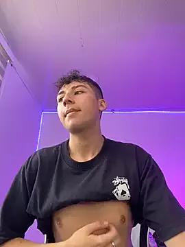 oliver_kyy from StripChat is Freechat