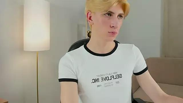 Oliver_Starboy from StripChat is Freechat