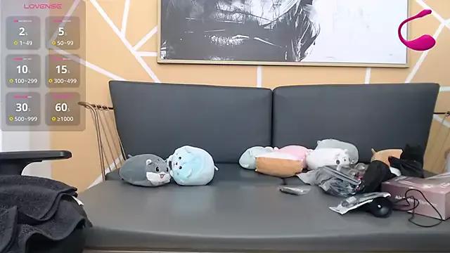 Customizable and immersive: Energize your taste buds and checkout our delicious choice of amateur cams liveshows with excited livestreamers getting their sweet physiques pounded with their beloved vibrating toys.