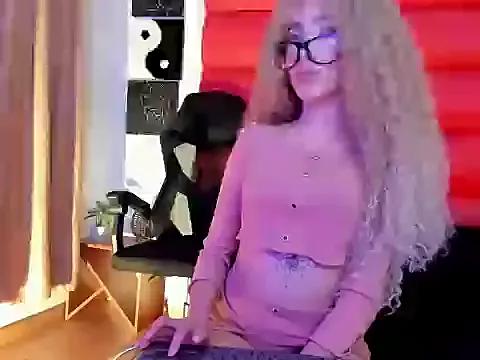 Oliviamonroex18 from StripChat is Freechat