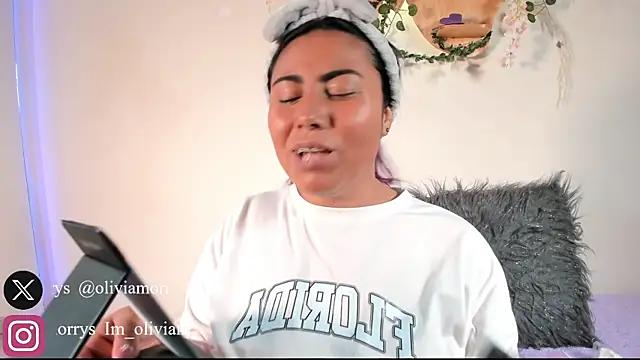 Oliviamorrys from StripChat is Freechat