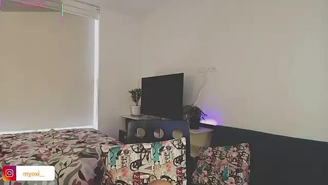 oxiris_1 from StripChat is Freechat