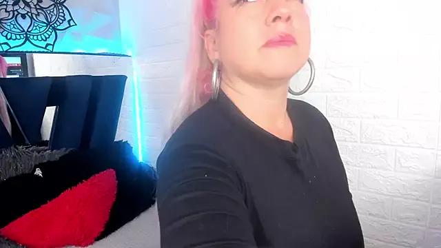 pamela_velazco from StripChat is Freechat