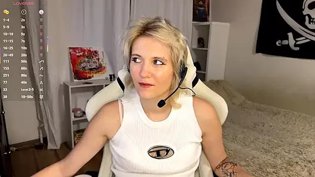 PearlineCallison from StripChat is Freechat