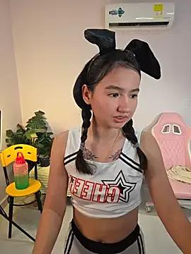 Customizable and immersive: Energize your taste buds and checkout our delicious choice of amateur cams liveshows with excited livestreamers getting their sweet physiques pounded with their beloved vibrating toys.