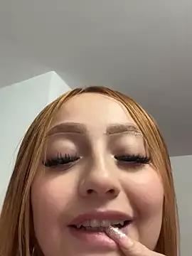 pinksy_honney from StripChat is Freechat