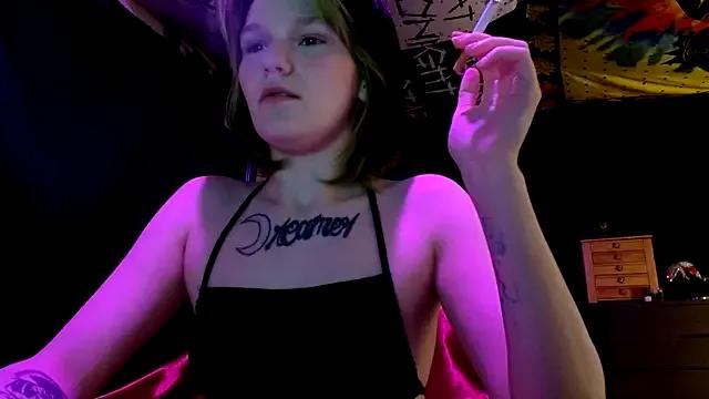 Pixiedustslove from StripChat is Freechat