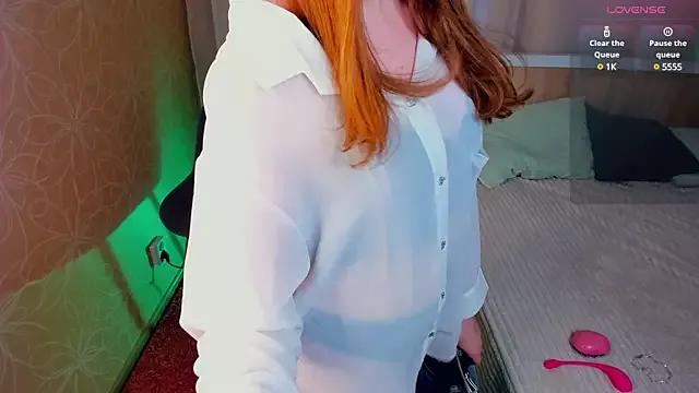 PollyHandford from StripChat is Freechat