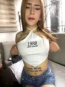 PrettyAshley_ from StripChat is Freechat