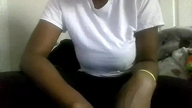 prettymaa from StripChat is Freechat