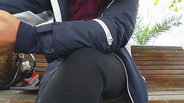 PublicMellyBigLabia from StripChat is Freechat