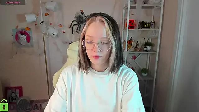 Customizable and immersive: Energize your taste buds and checkout our delicious choice of amateur cams liveshows with excited livestreamers getting their sweet physiques pounded with their beloved vibrating toys.