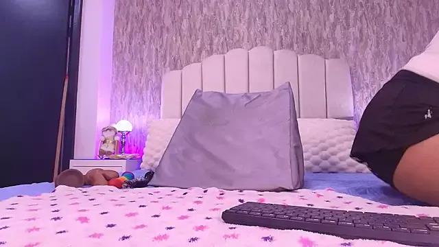 Customizable and immersive: Energize your taste buds and checkout our delicious choice of amateur cams liveshows with excited livestreamers getting their sweet physiques pounded with their beloved vibrating toys.