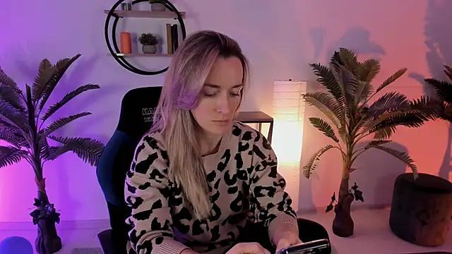 RebeccaMartinez from StripChat