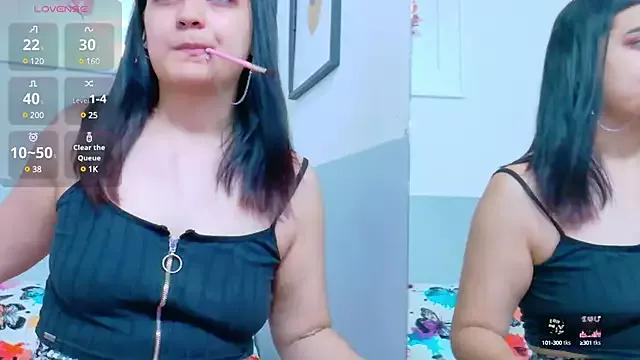 RedHotRaven from StripChat is Freechat