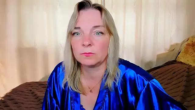 Regina__blue from StripChat is Freechat