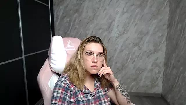 Customizable and immersive: Energize your taste buds and checkout our delicious choice of amateur cams liveshows with excited livestreamers getting their sweet physiques pounded with their beloved vibrating toys.
