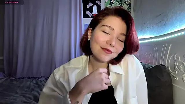 ReginaVbiles from StripChat is Freechat