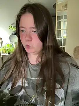 remirann_ from StripChat is Freechat