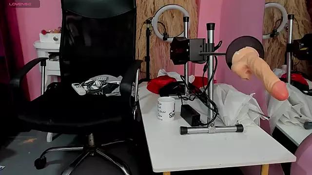 Customizable and immersive: Energize your taste buds and checkout our delicious choice of amateur cams liveshows with excited livestreamers getting their sweet physiques pounded with their beloved vibrating toys.