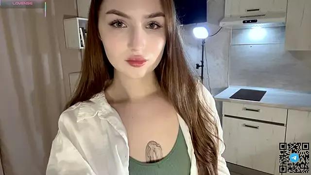 RinaModel from StripChat is Freechat