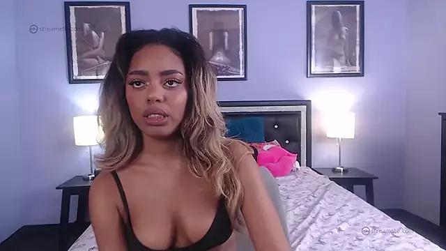 RobynKnight from StripChat is Freechat